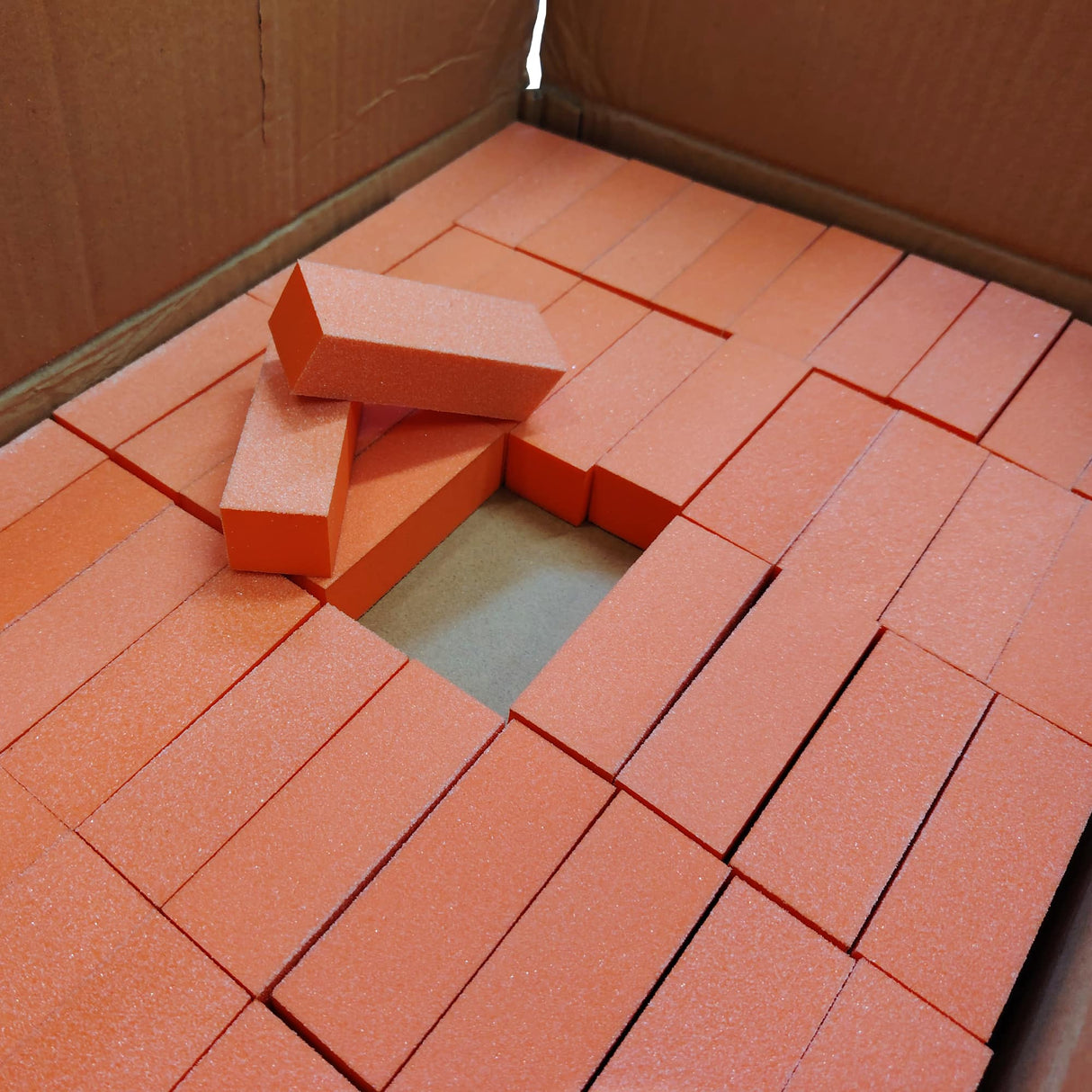 3-Way Buffer Orange Block 100/180 Box of 500pcs White Sand Content View Buffers Stacked