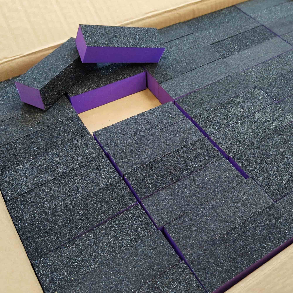 3-Way Buffer Purple Block 100/180 Box of 500pcs Black Sand Content View Buffers Stacked