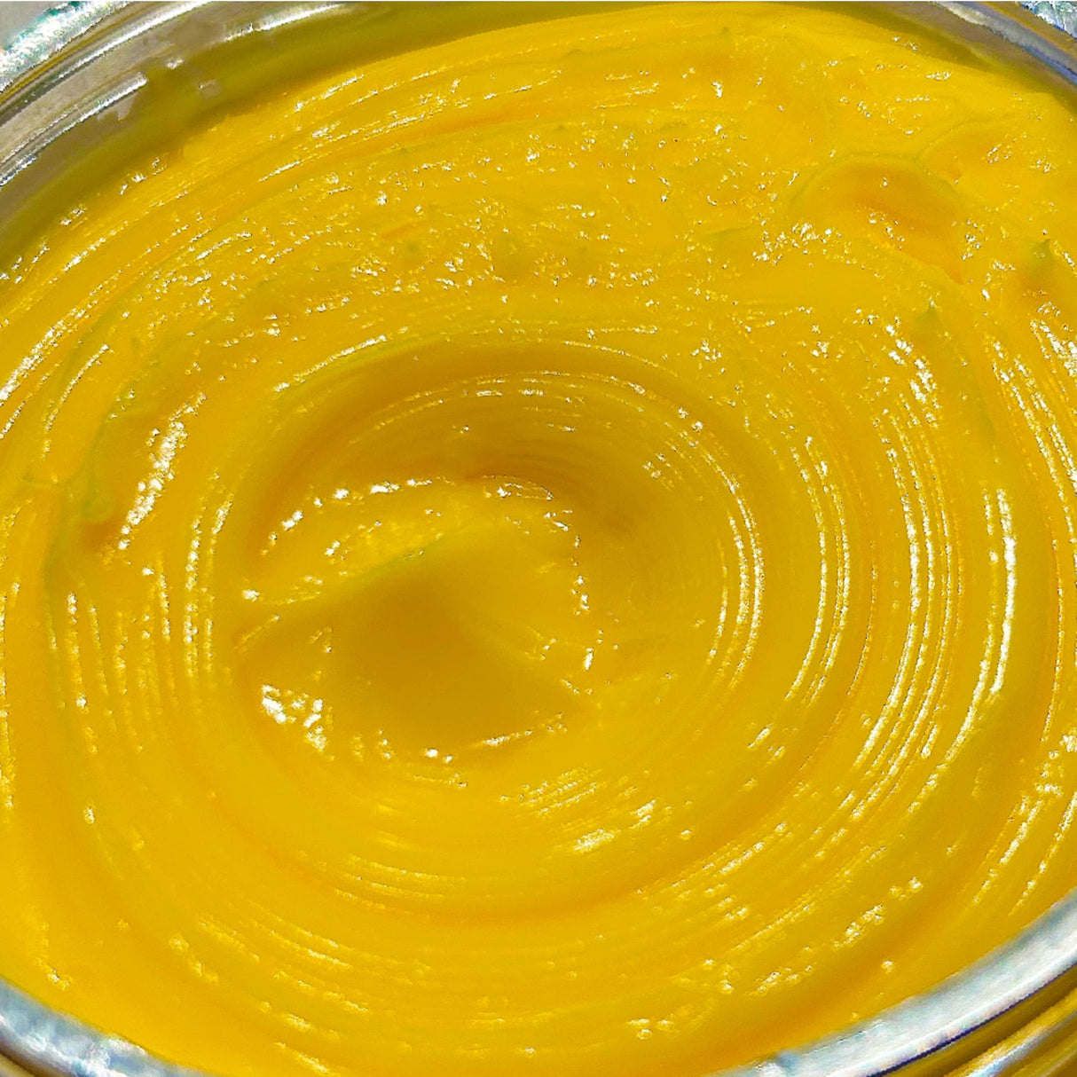 Cuccio Naturale Non Oily Hydrating Butter Blend Cream - Milk & Honey Close Up