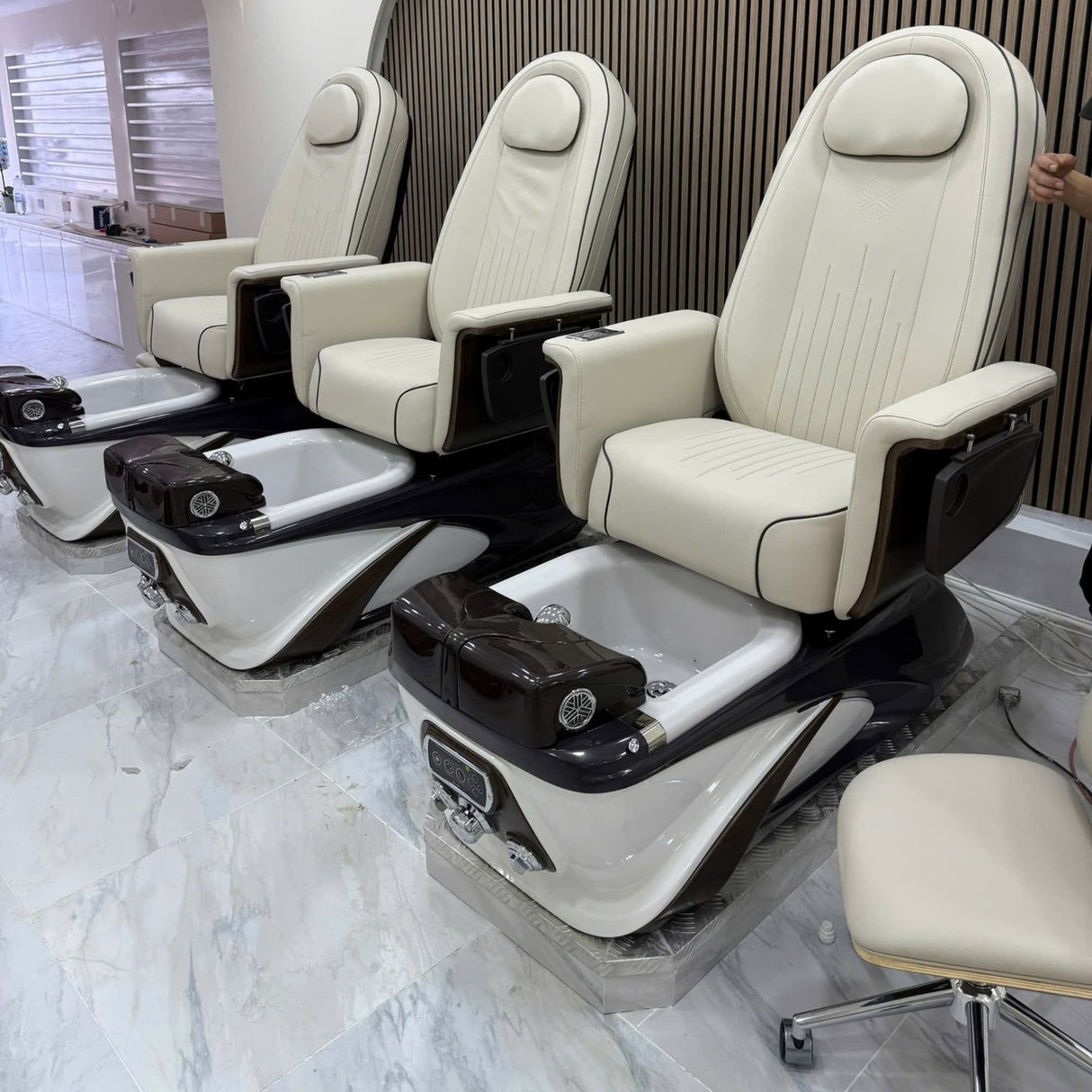 Salon Installation by Keo Supply for the Lexor PSD Luxe Salon Pedicure Spa Chair - Ivory 3 Units With Stools